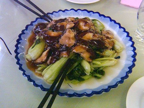 Ternera con setas y coles chinas en el restaurante de Summer en Xian.
